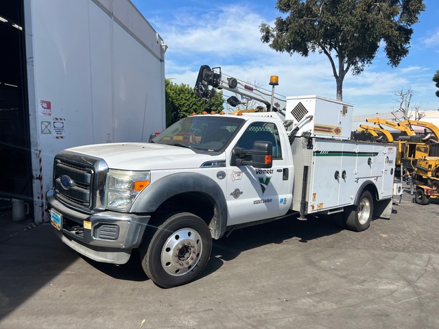 2013 Ford F-550 XLT 4x4 Service Truck
