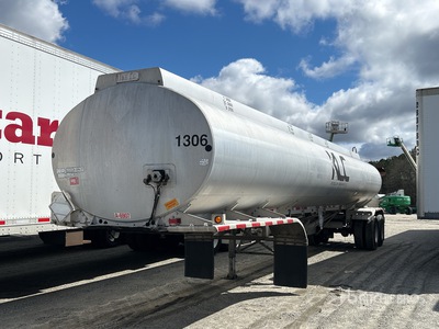 1997 Heil 9400X5SD 9400 gal T/A Tanker Trailer
