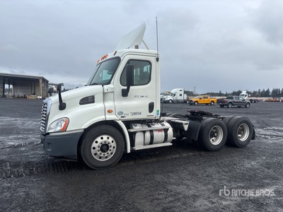 2011 Freightliner Cascadia 113 6x4 T/A Day Cab Truck Tractor