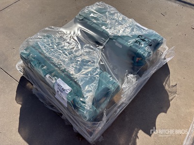 Quantity of (2) Makita HM1307CB 35 lb Demolition Hammer