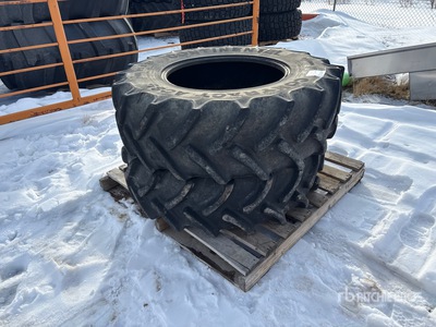 Quantity of (2) Continentel 340/85R24 Opony