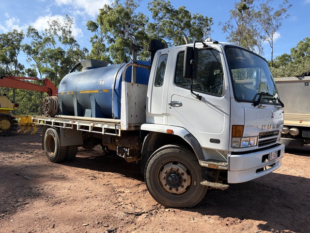 2006 Mitsubishi Fuso Fighter FM 600 4x2 Water Truck