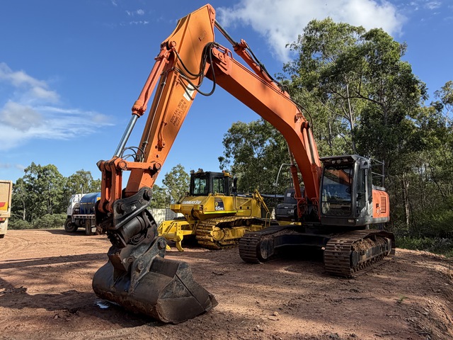2013 Hitachi ZX270LC-3 Tracked Excavator