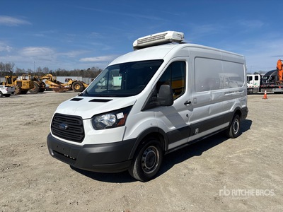 2018 Ford Transit 150 4x2 Camiones