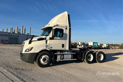 2019 Freightliner Cascadia 116 6x4 T/A Day Cab Truck Tractor