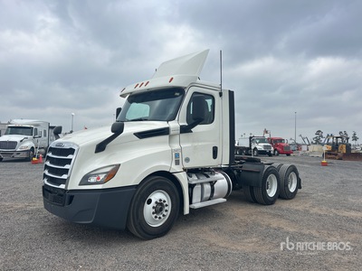 2019 Freightliner Cascadia 126 6x4 T/A Day Cab Truck Tractor