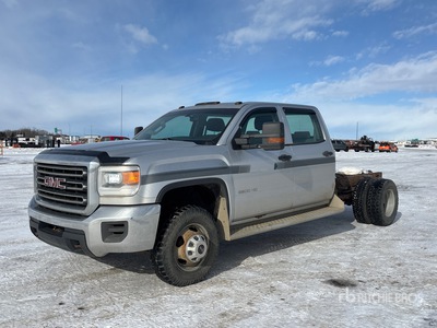2015 GMC 3500HD 4x4 Crew Cab Cabina y chasis