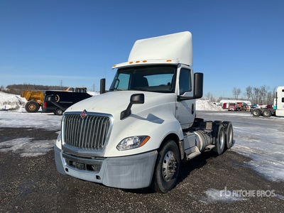 2019 International LT625 6x4 T/A Dagcabine Trekker