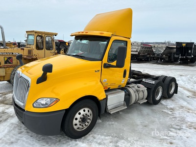 2020 International LT625 6x4 Ciągnik siodłowy T/A z kabiną dzienną