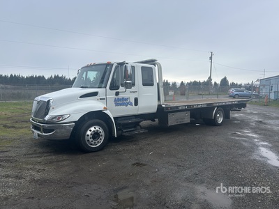 2011 International 4300 SBA 4x2 Extended Cab Camion à ridelles