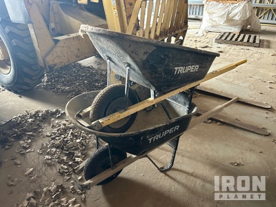 Quantity of (2) Truper Carretilla de mano