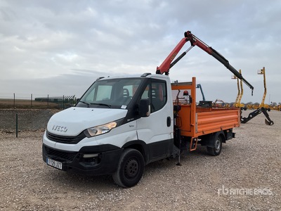2017 Palfinger PK2900 990 kg Knuckle Boom on 2017 Iveco 35S14N 4x2 Flatbed Truck with Crane