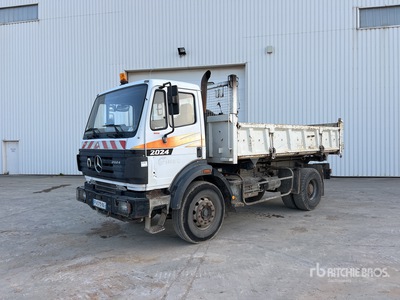 1995 Mercedes 2024 4x2 Camion Benne S/A Dump Truck