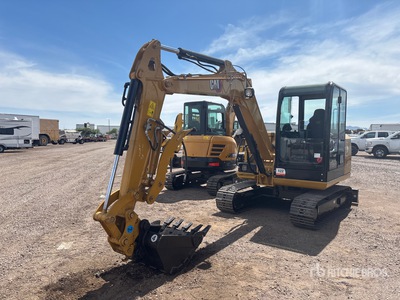 2017 Cat 305.5E2 حفارة صغيرة