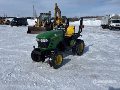 2008 John Deere 2320 4WD Tracteur agricole utilitaire