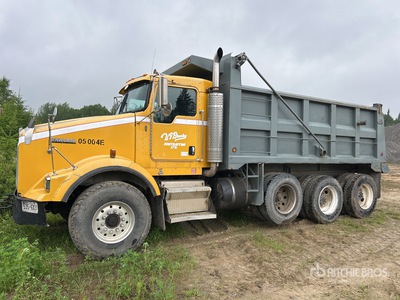 2004 Kenworth T800 8x4 Tri/A Camión dumper