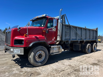 2005 International 5600 6x4 T/A Dump Truck