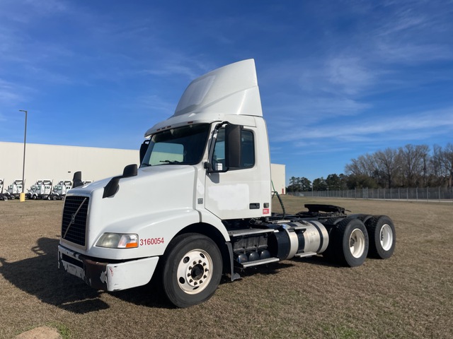 2016 Volvo VNM 6x4 T/A Day Cab Truck Tractor