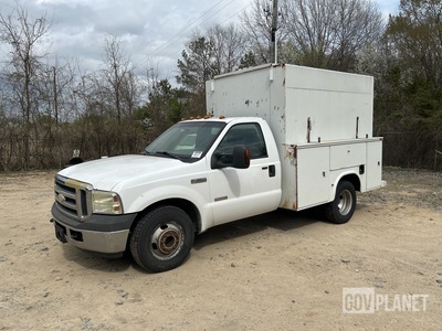 2007 Ford F-350 Super Duty XL Utility Truck