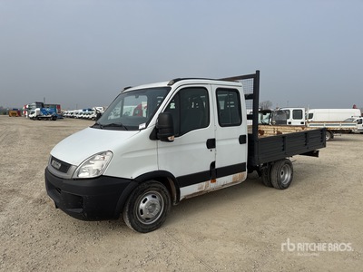 Iveco Daily Crew Cab Flatbed Truck