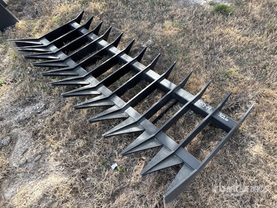 Râteau paysager et chargeuse compacte (Unused)