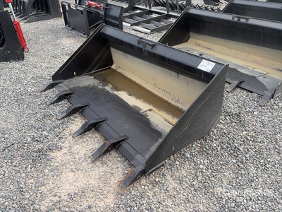 All-Star 60 in General Purpose Low Pro w/Teeth Benna per mini pala (Unused)