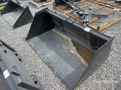 Mid-State 66 in Snow and Liter Benna per mini pala