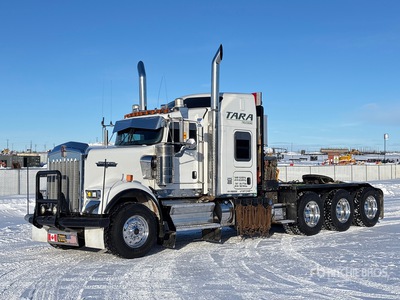 2022 Kenworth W900 8x6 Sleeper Winch Truck