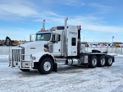 2018 Kenworth T800 8x6 Sleeper Winch Truck
