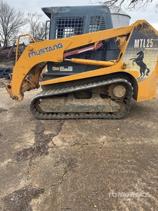 Mustang MTL25 Skid Steer Loader