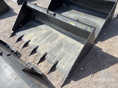 72 In Low Pro w/Teeth Benna per mini pala (Unused)