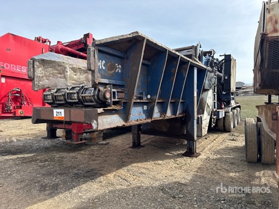 2002 Peterson Pacific HC5400 Tri/A Horizontal Grinder