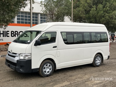 2016 Toyota Hiace 4x2 14-Seat Mini Bus