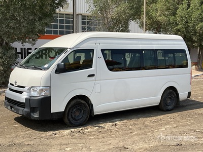 2016 Toyota Hiace 4x2 14-Seat Mini Bus