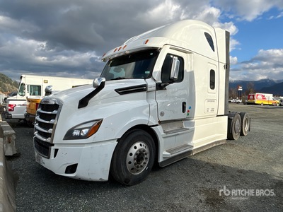 2023 Freightliner Cascadia 6x4 Cabeza Tractora Cabina Dormitorio (Inoperable)