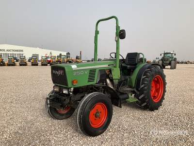 1990 Fendt Farmer 250V 2WD Tractor