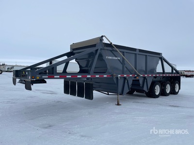 2012 Tecumseh Cross Country 38 ft Tri/A strooi aanhangwagen