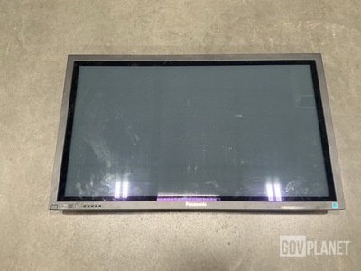Panasonic TH-42PWD7 Plasma Monitor w/Case