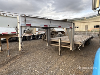 2008 Titan 24 ft T/A Gooseneck Equipment Trailer