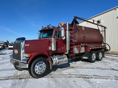 2002 Peterbilt 378 14900 L 6x4 Water Truck