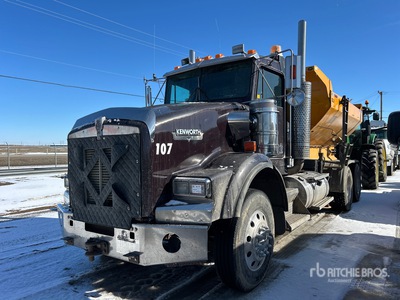 1998 Kenworth T800B 6x4 Spreader Truck