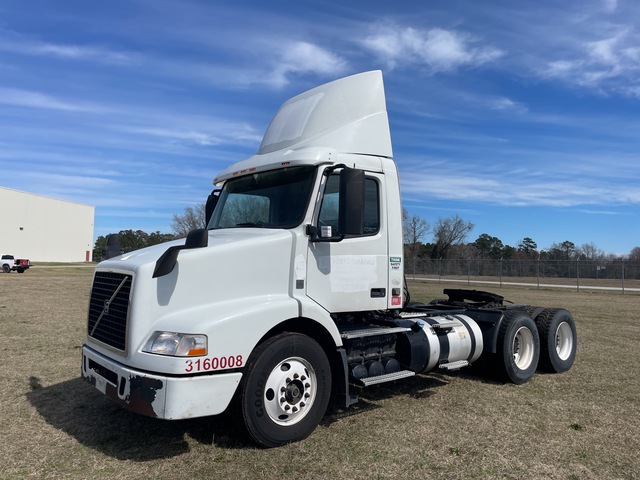 2016 Volvo VNM 6x4 T/A Day Cab Truck Tractor