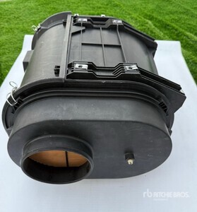 Quantity of (4) Part Number 488-3461 Air Cleaner GP Pièces diverses (Unused) - Fits R1700