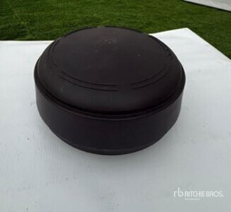 Quantity of (10) Part Number 333-1195 Rain Cap Precleaner Pièces diverses (Unused)