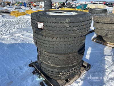 Quantity of (4) Goodyear 315/80R22.5 315/80R22.5 Équipements pour pneus