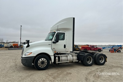 2020 International LT625 6x4 Ciągnik siodłowy T/A z kabiną dzienną