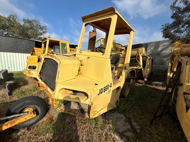 John Deere 860-A Motor Scraper (Inoperable)