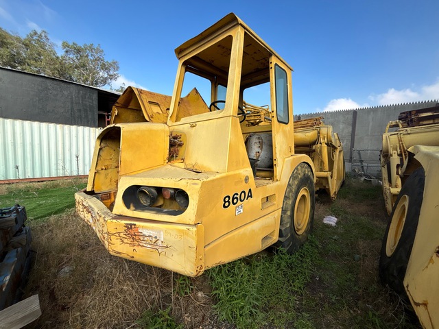 John Deere 860A Motor Scraper (Inoperable)