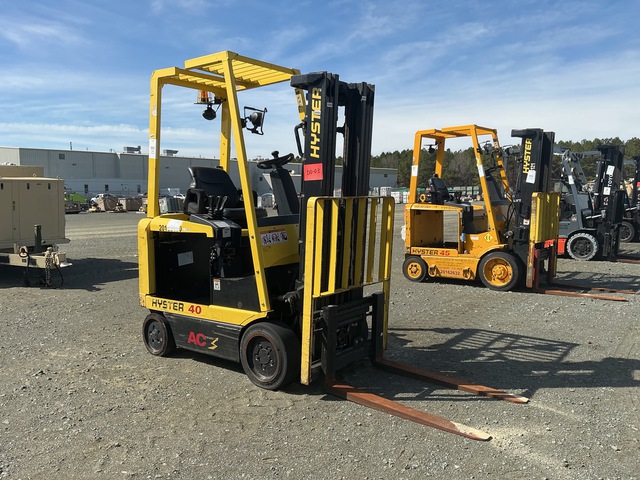 Hyster E40ZS Electric Forklift