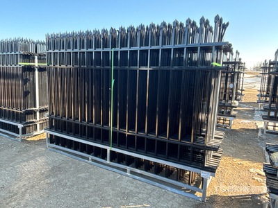 Quantity of (22) Fencing